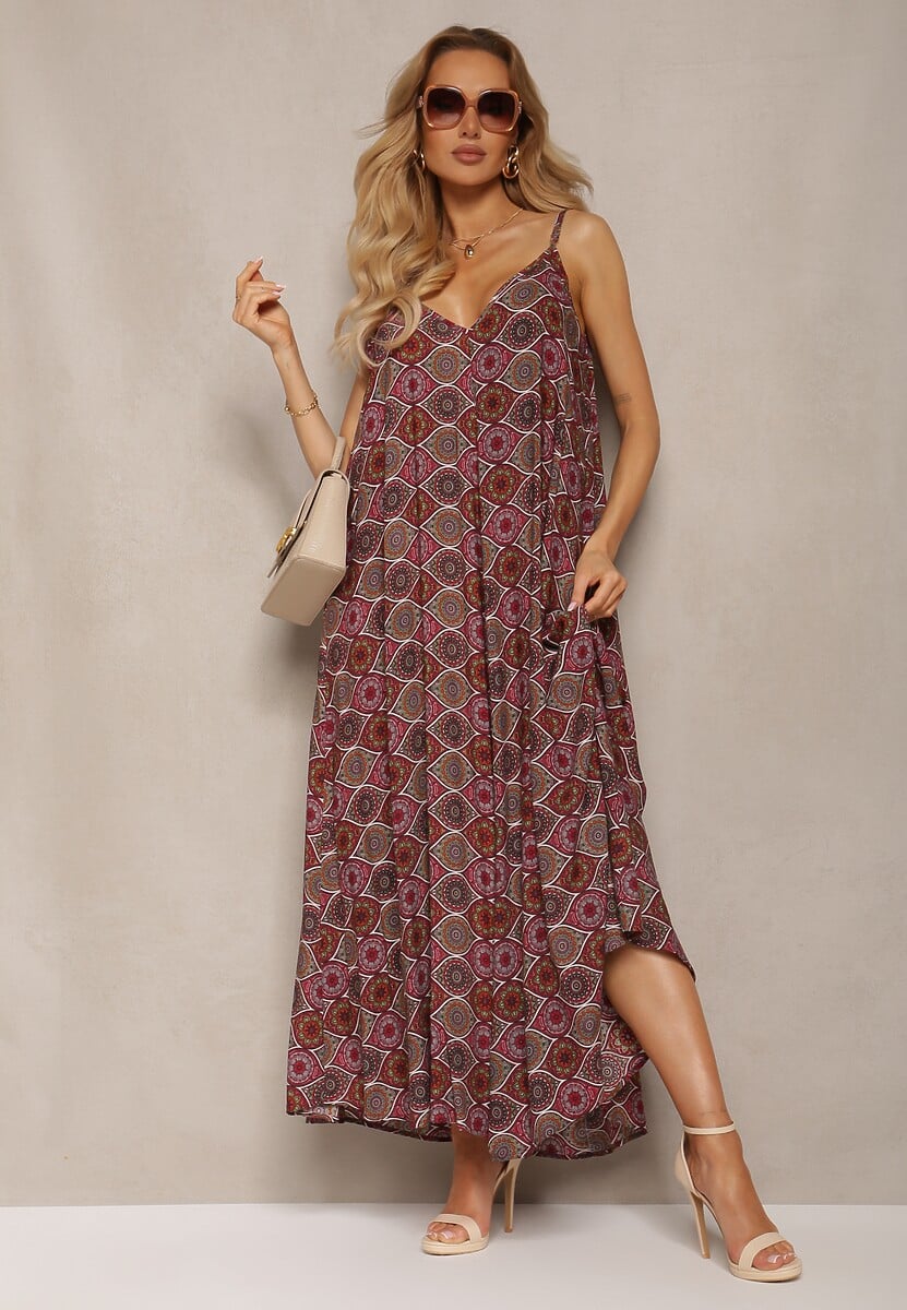 Czerwona Sukienka z Wiskozy na Cienkich Ramiączkach z Dekoltem w Serek Oannessa