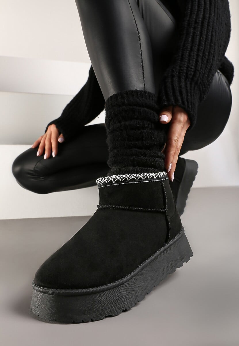 Czarne Śniegowce na Platformie Ozdobione Haftem Deccaria