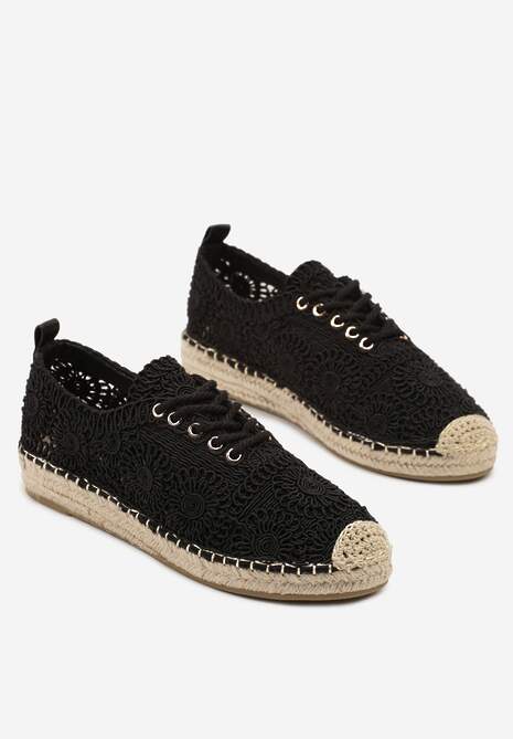 Czarne Tenisówki Ozdobione Plecionką i Ażurowym Wzorem Mevienne