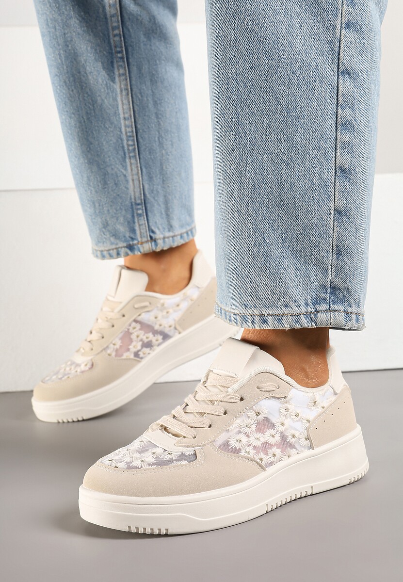 Beżowe Sneakersy z Haftem i Zdobieniami z Siateczki Lirivessa