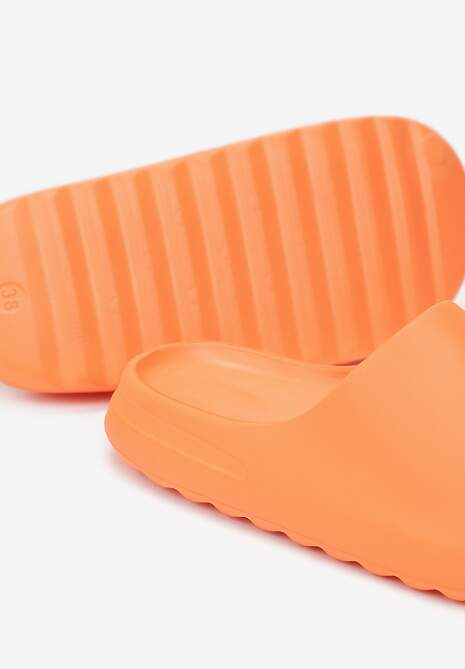 Pomarańczowe Piankowe Klapki na Platformie z Szerokim Paskiem Madarol