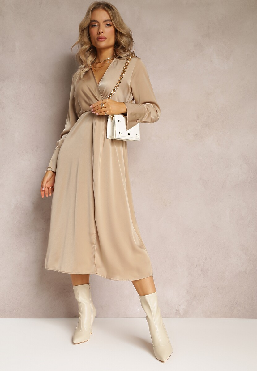 Beżowa Satynowa Sukienka Kopertowa z Gumką i Łańcuszkiem w Talii Shaffa
