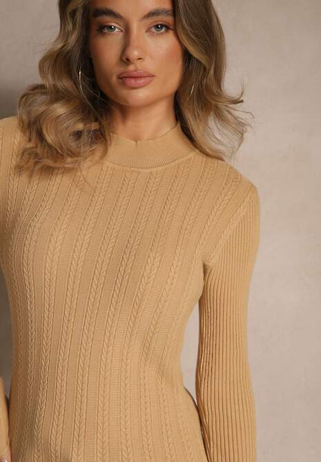 Beżowy Golf z Tłoczonym Wzorem Ralinnea