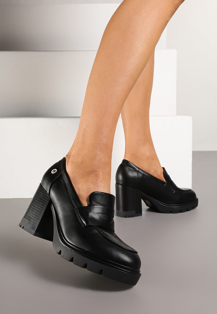 Czarne Półbuty na Platformie z Tłoczeniem i Słupku z Metaliczną Aplikacją Ravalisse