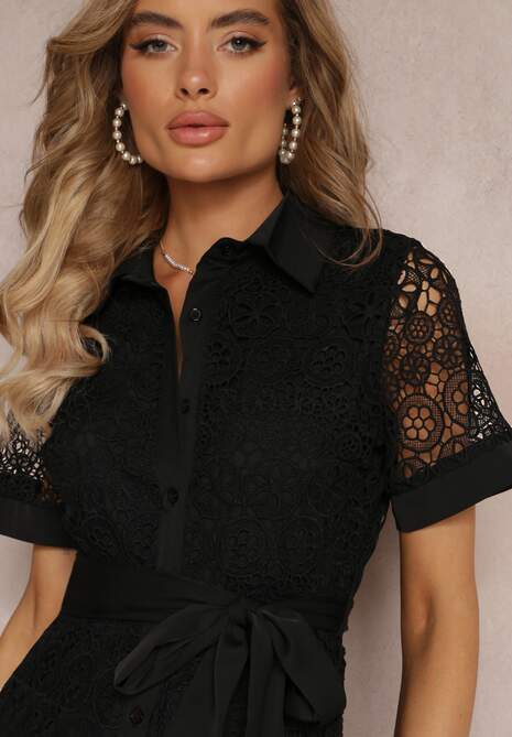 Czarna Koronkowa Sukienka Koszulowa z Krótkim Rękawem i Wiązanym Paskiem Noralia