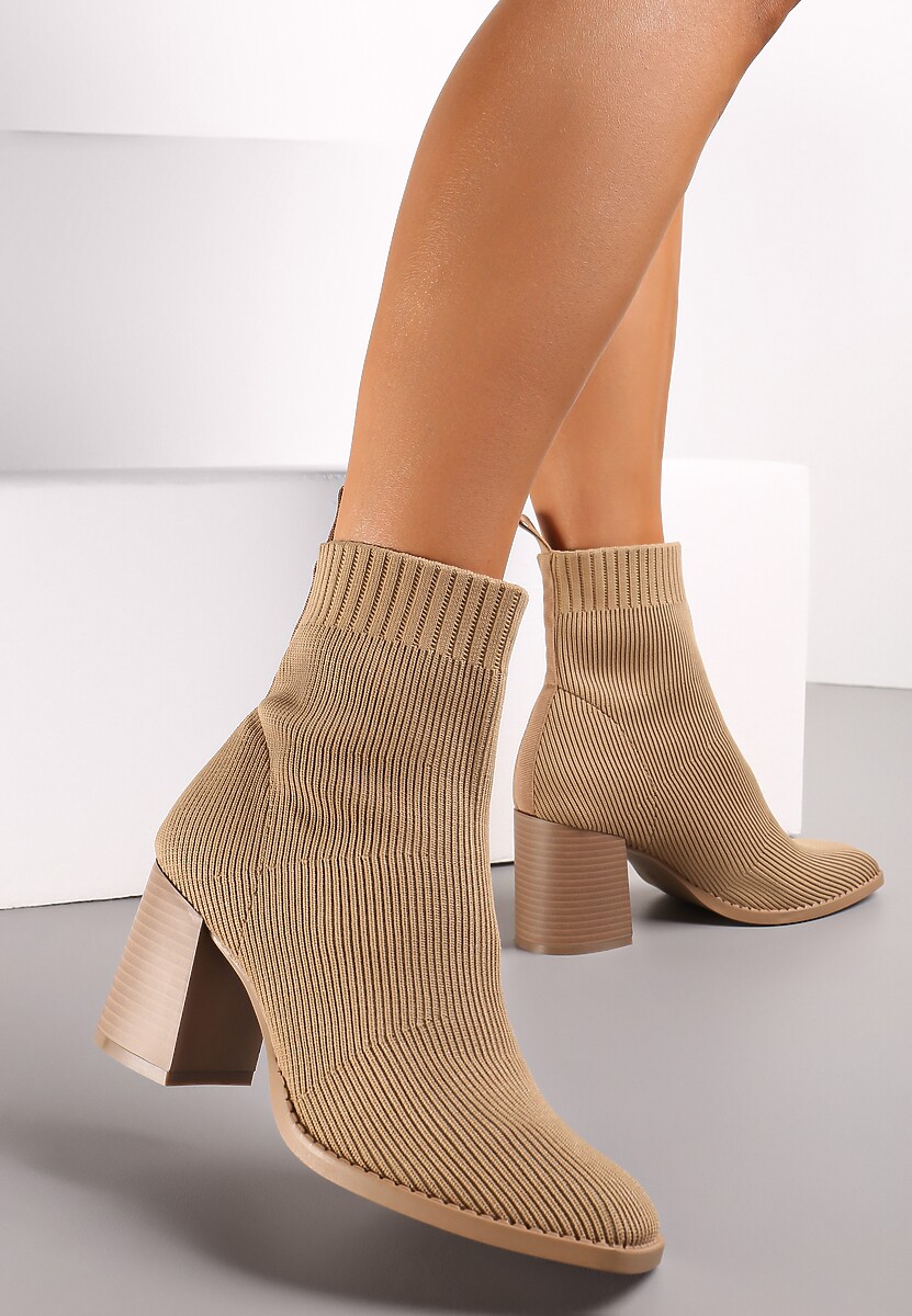 Ciemnobeżowe Skarpetkowe Wsuwane Botki na Słupku Solime