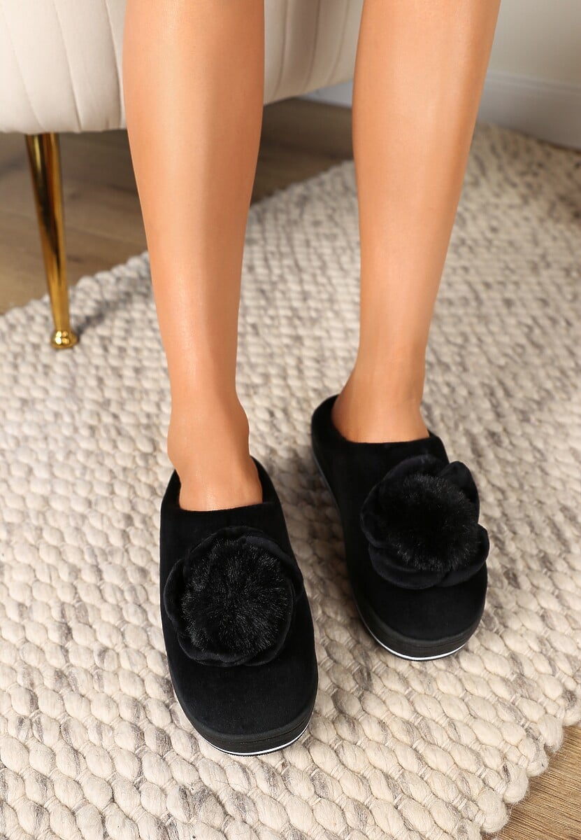 Czarne Kapcie na Platformie z Pomponem Toro