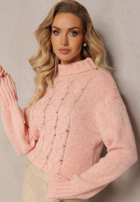 Jasnoróżowy Golf Wełniany z Warkoczykowym Splotem Emunsja
