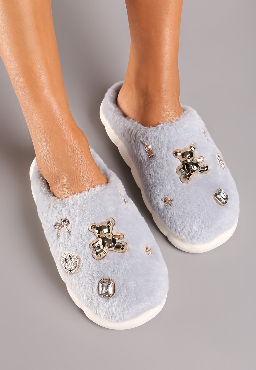 Szare Kapcie na Płaskiej Podeszwie z Metalicznymi Aplikacjami i Futerkiem Nirissa