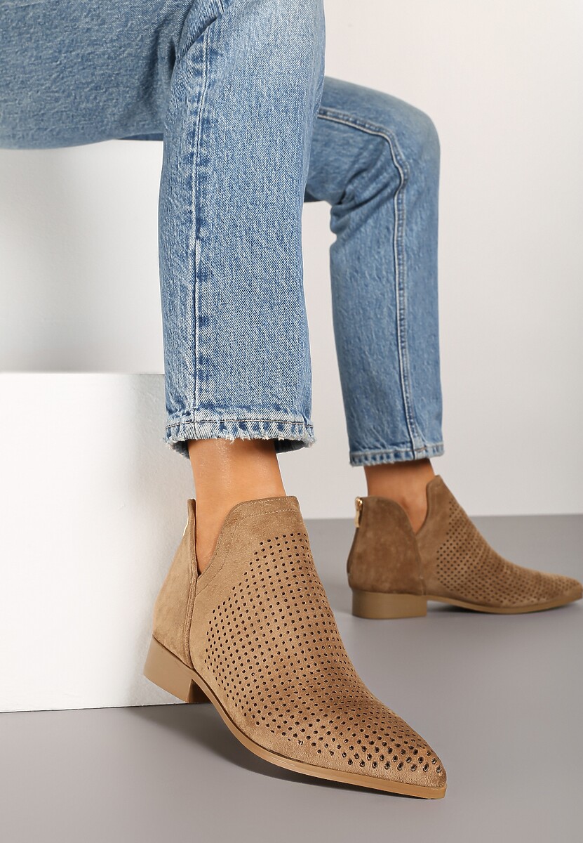 Jasnobeżowe Płaskie Botki Vices z Ażurową Cholewką Ozdobione Wycięciem Selanis