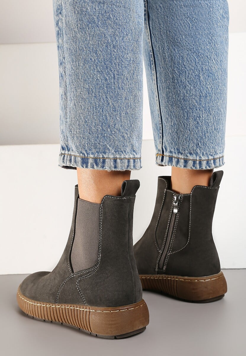 Szare Botki Sztyblety na Płaskiej Podeszwie Ozdobionej Tłoczeniem Lemitana