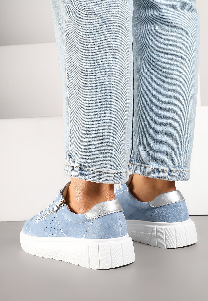 Niebieskie Sneakersy Skórzane na Platformie z Ozdobnym Suwakiem i Perforacją Niliria