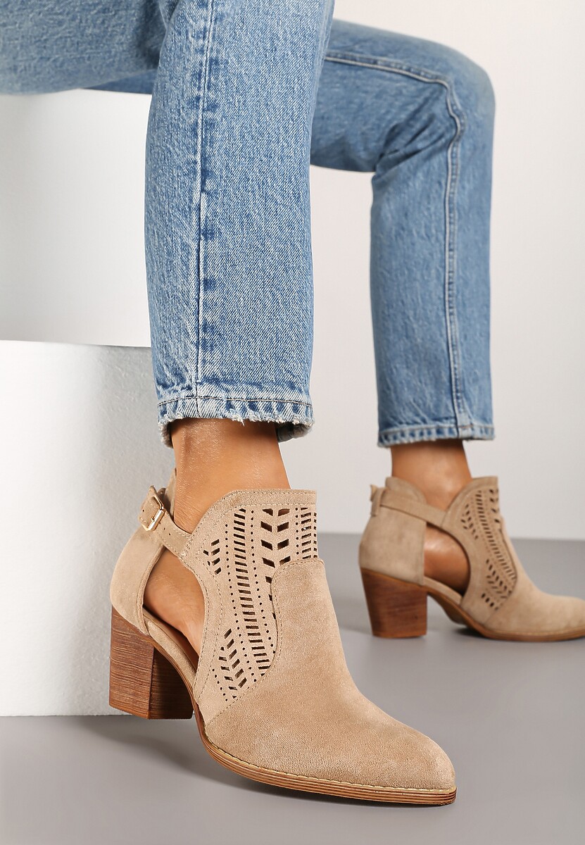 Beżowe Ażurowe Botki Vices na Słupku w Stylu Kowbojek Ozdobione Wycięciem Isfedi