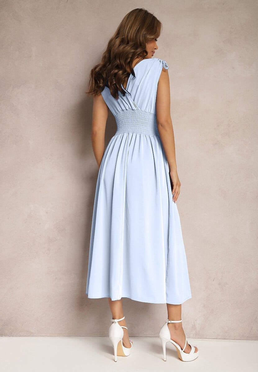 Jasnoniebieska Rozkloszowna Sukienka na Cienkich Ramiączkach z Kopertowym Dekoltem Eilinestia