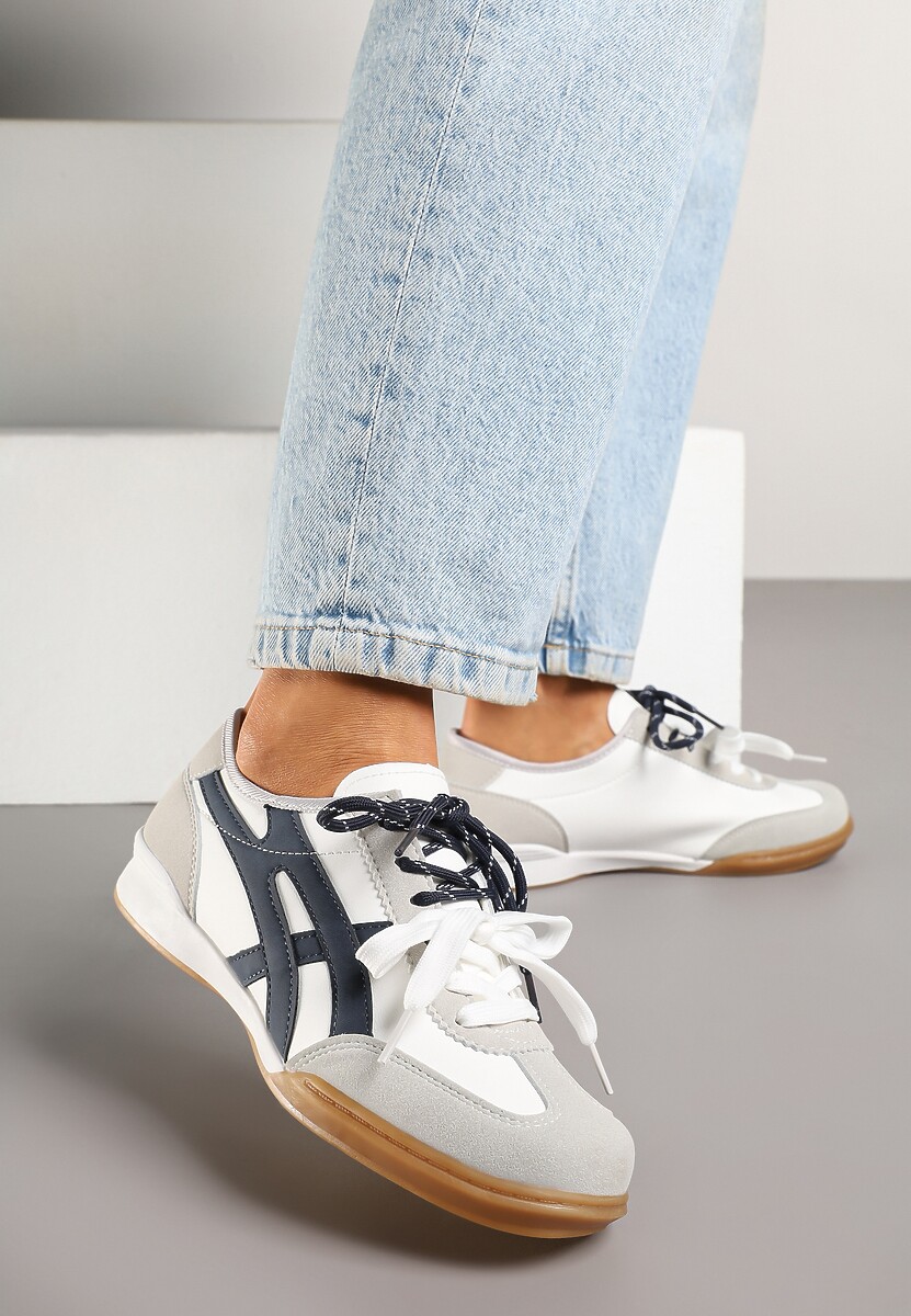 Białe Sneakersy Ozdobione Geometrycznym Wzorem i Podwójnym Sznurowaniem Hirozi