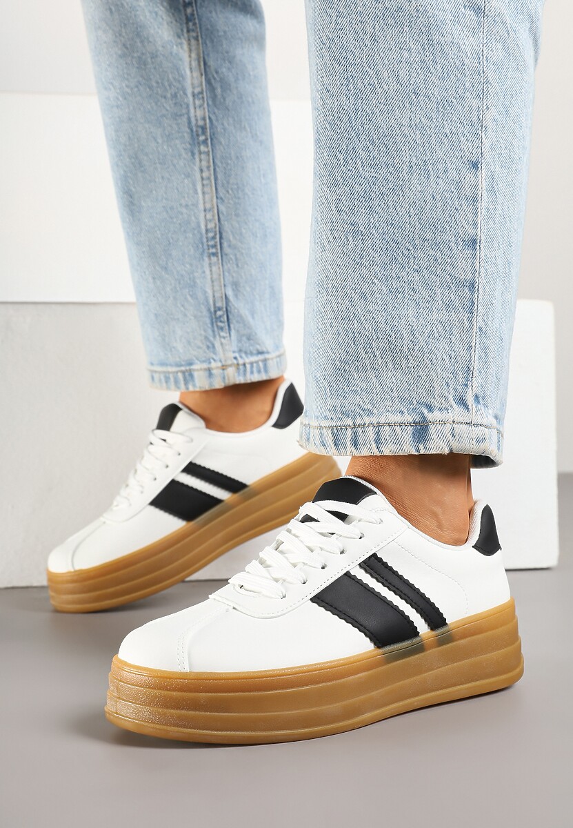 Białe Sneakersy Kultowe Tenisówki z Ozdobnymi Paskami Vandell