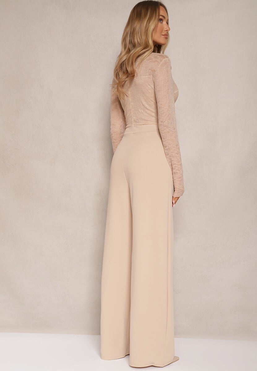 Jasnobeżowy Kombinezon z Koronki z Wiskozą z Wszytym Paskiem z Aplikacją Ninadira