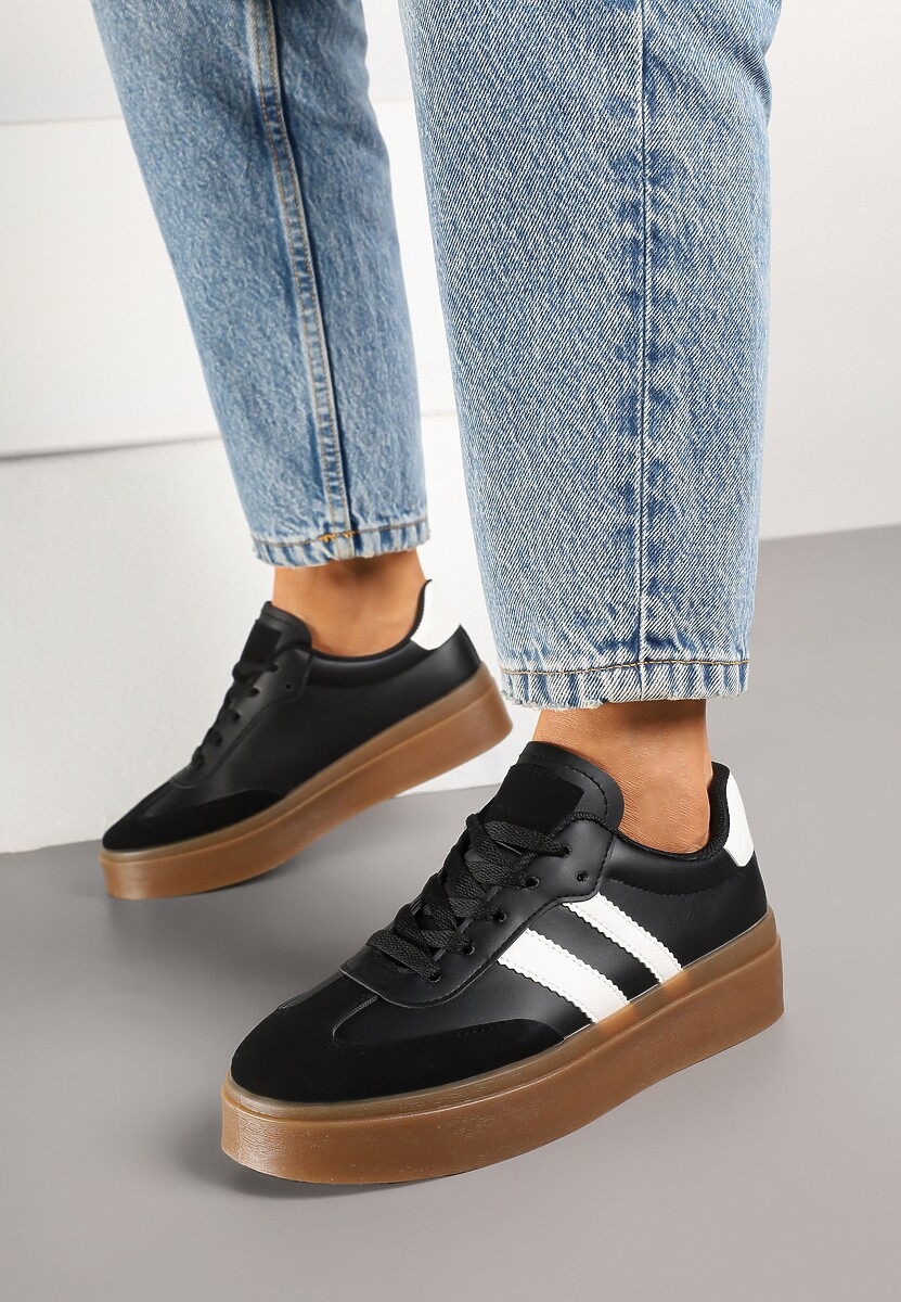 Czarne Sneakersy Tenisówki Ozdobione Paskami Sovresia