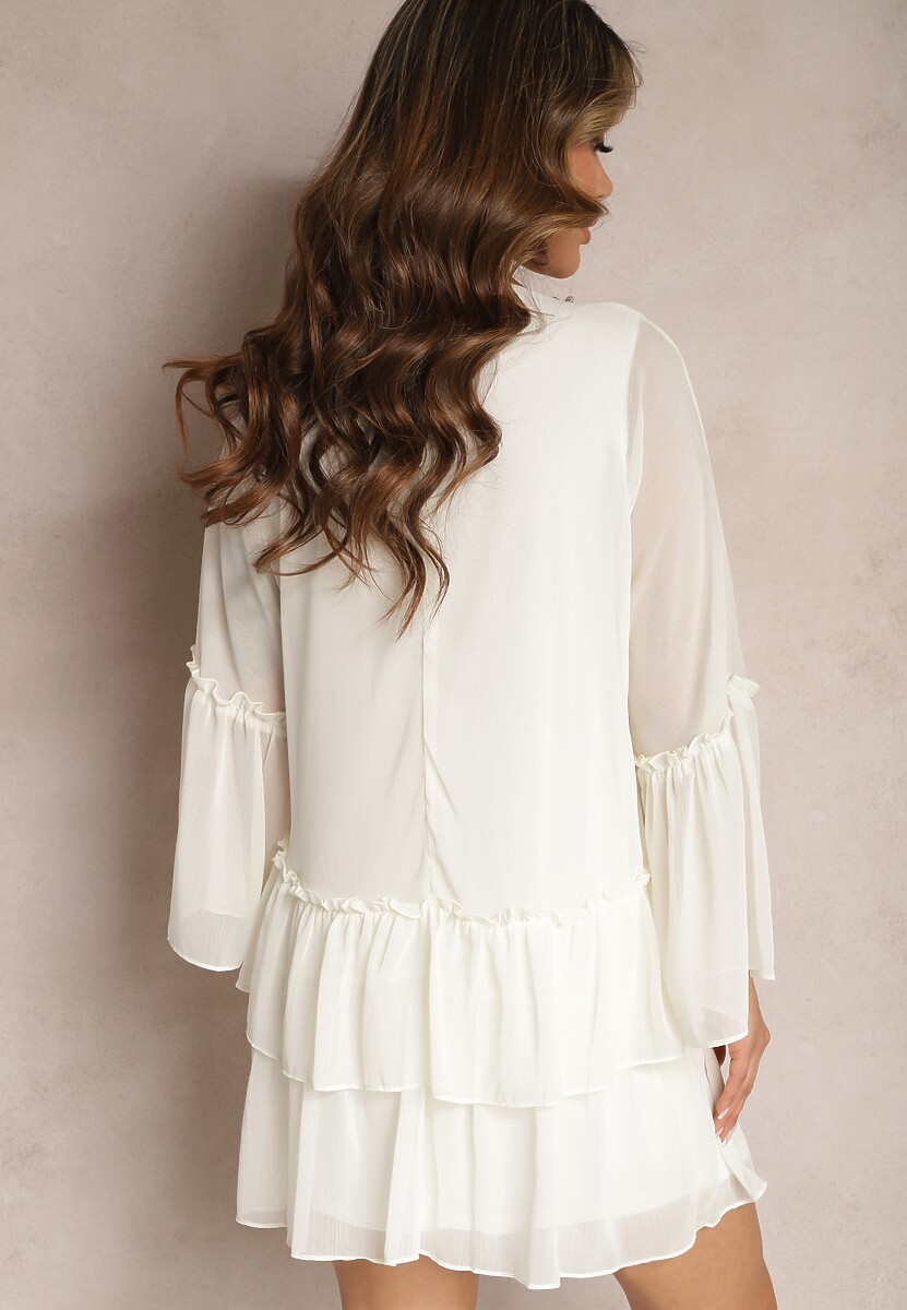 Jasnobeżowa Sukienka Rozkloszowana Mini z Falbanką i Cyrkoniami przy Szyi Felicerna