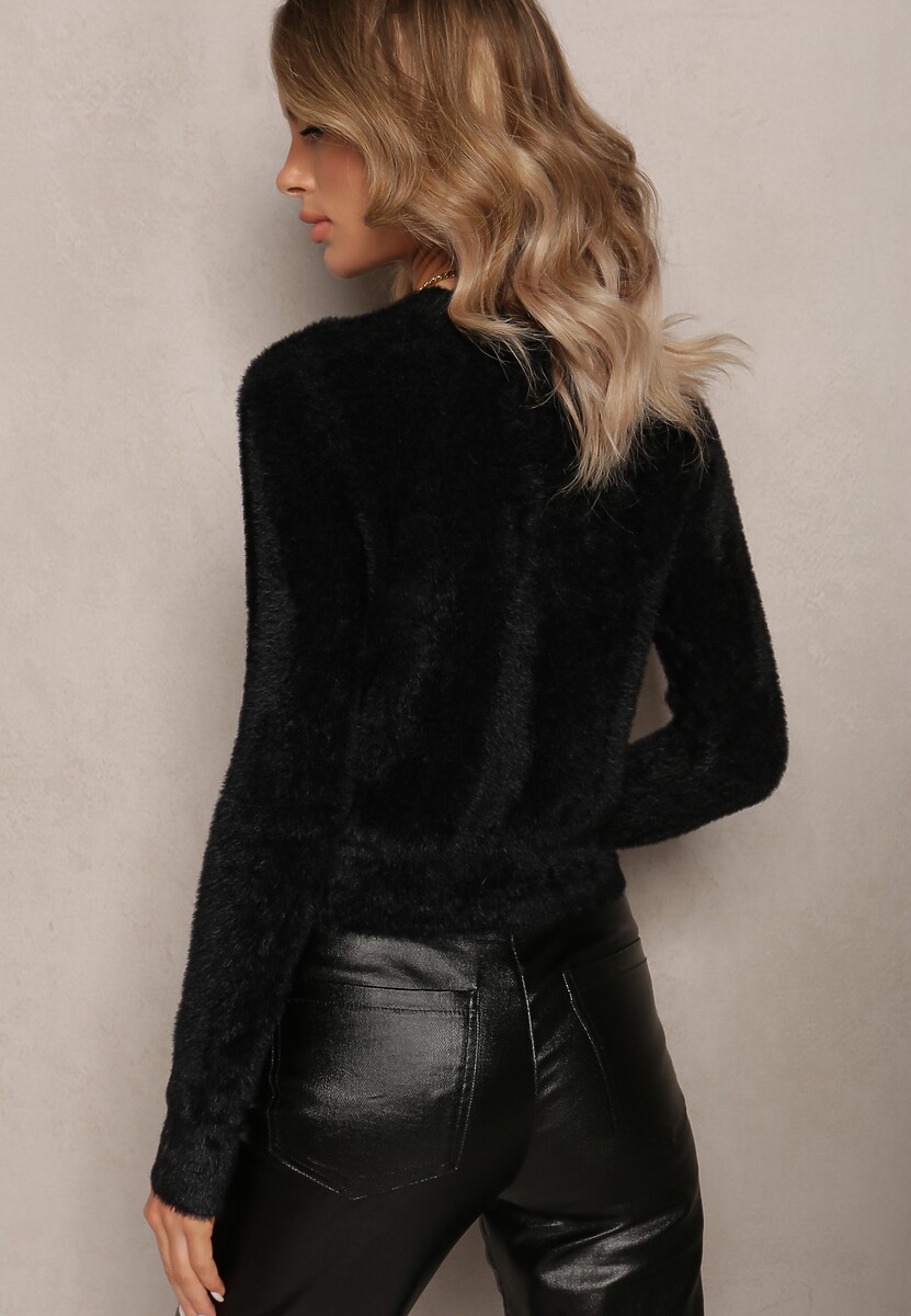 Czarny Puchaty Sweter o Krótkim Kroju Darilin