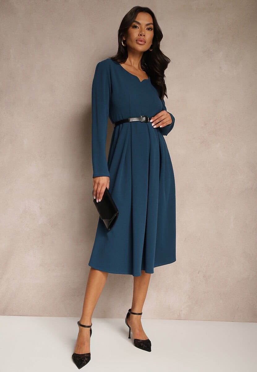 Granatowa Sukienka o Rozkloszowanym Kroju z Trójkątnym Dekoltem Temivara