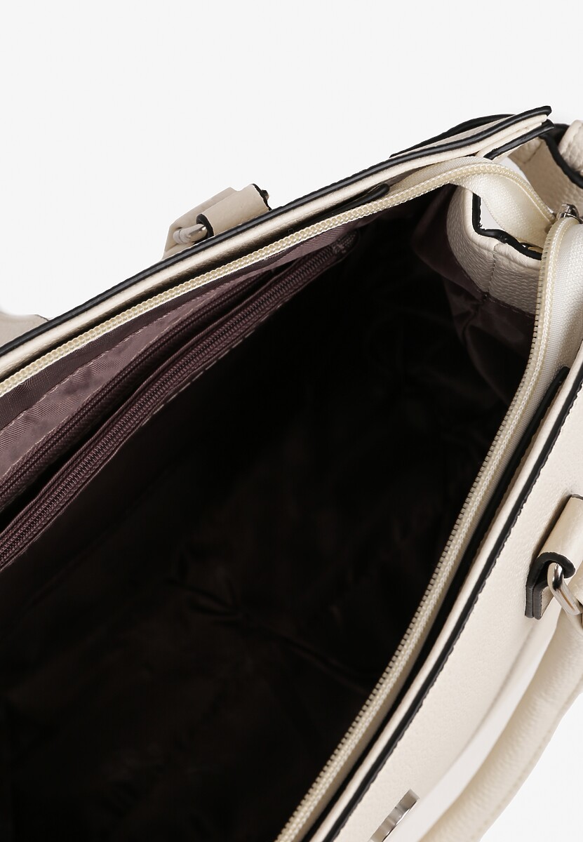 Biała Torebka Ozdobiona Klapą i Metaliczną Wstawką Jonavia