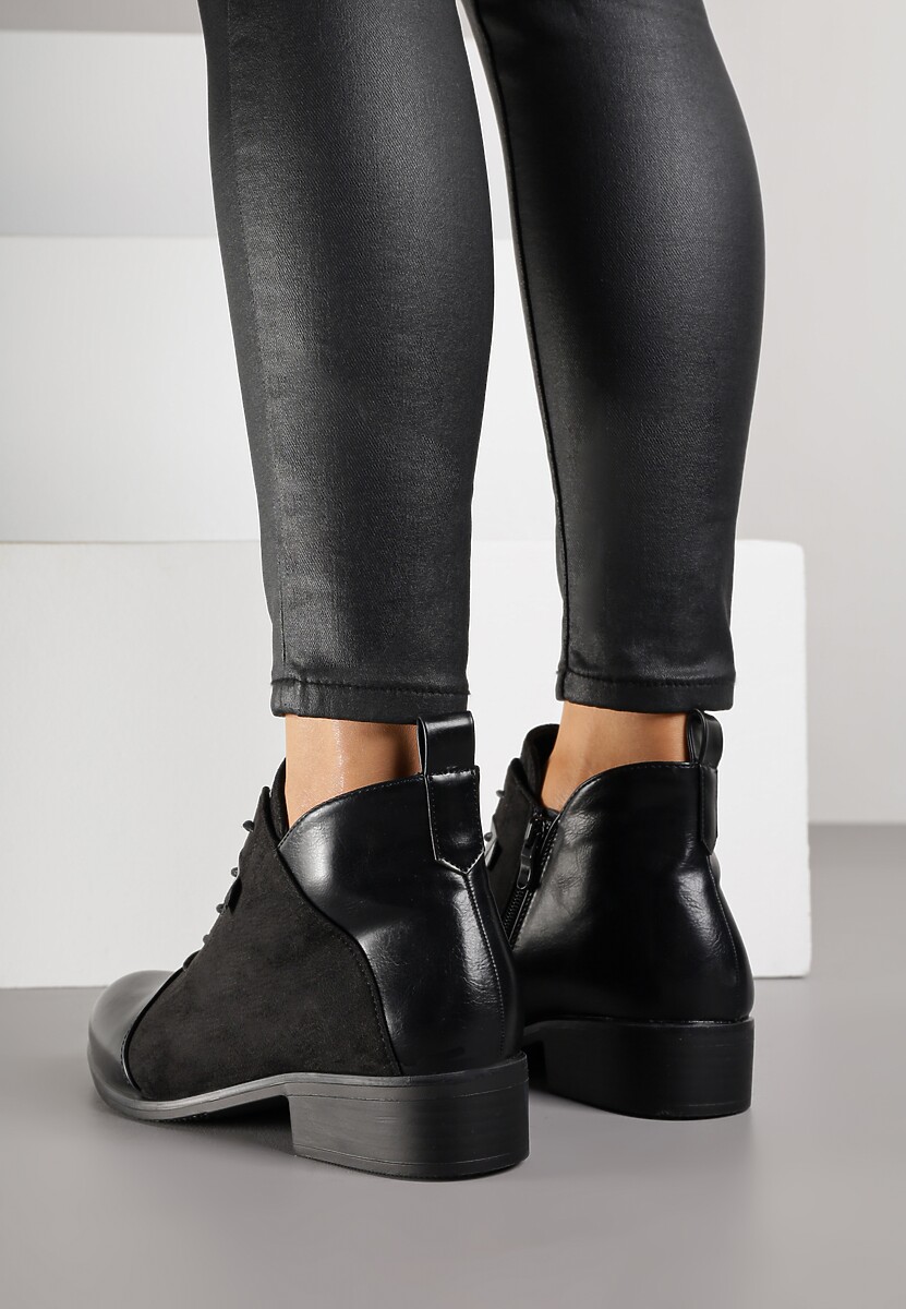 Czarne Sznurowane Botki na Płaskiej Podeszwie Ozdobione Rivianne