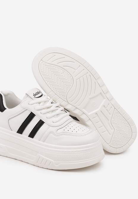 Biało-Czarne Sneakersy na Platformie Ozdobione Paskami i Perforacją Fonadel