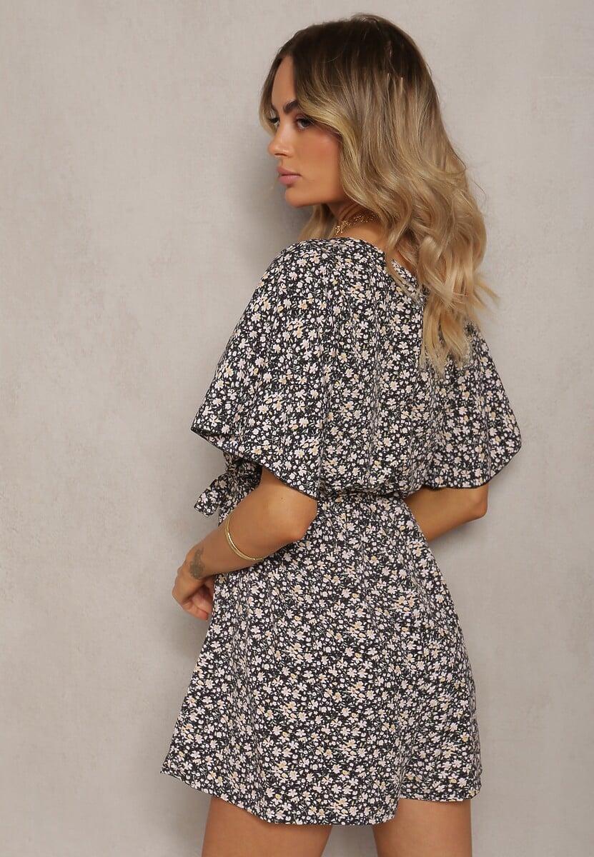 Czarno-Beżowy Taliowany Kombinezon z Materiałowym Paskiem i Gumką w Pasie Wykończony Guzikiem z Tyłu Penilla