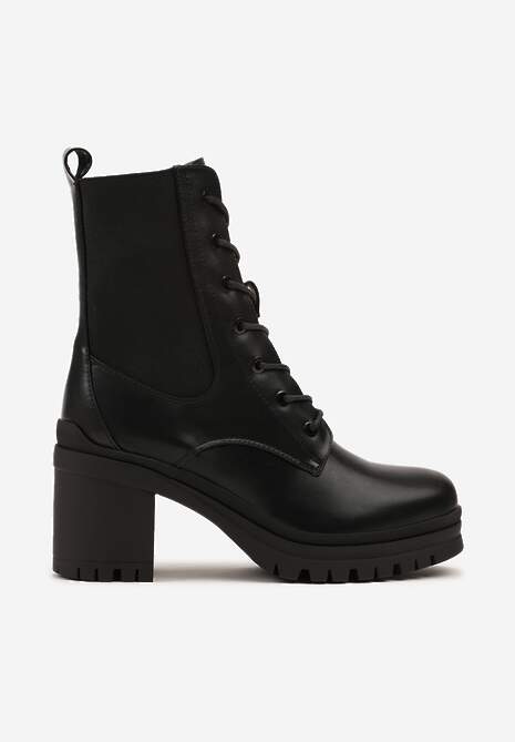 Czarne Botki Typu Workery na Słupku Cladira