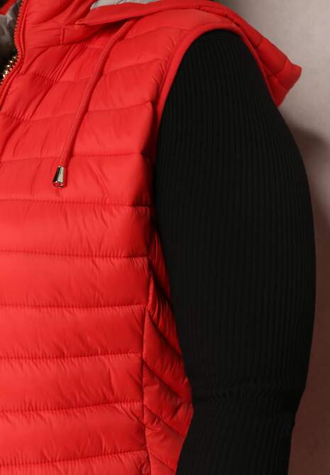 Czerwona Kamizelka Pikowana z Kapturem Siami