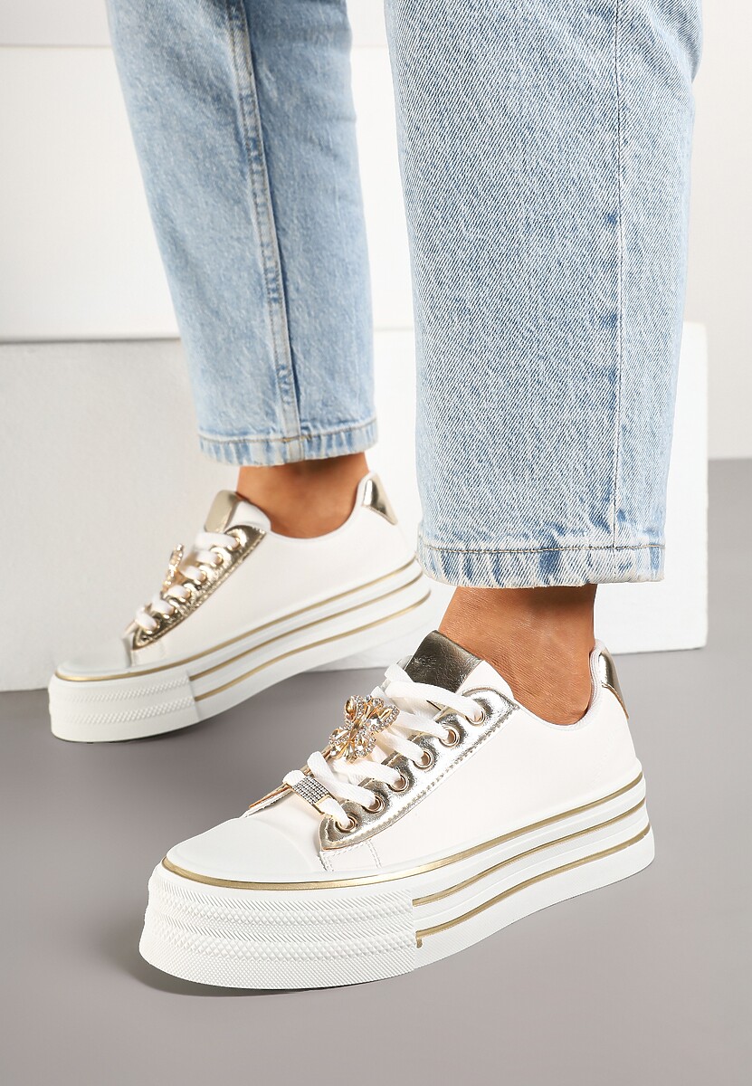 Biało-Złote Trampki na Platformie z Ozdobną Aplikacją w Kształcie Motyla Haniriel