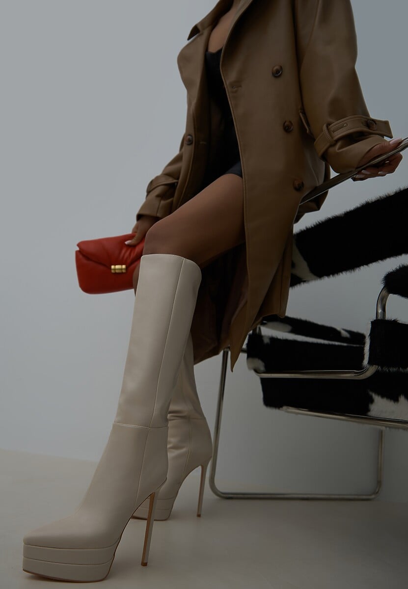 Beżowe Kozaki przed Kolano na Platformie i Szpilce Hezoppe