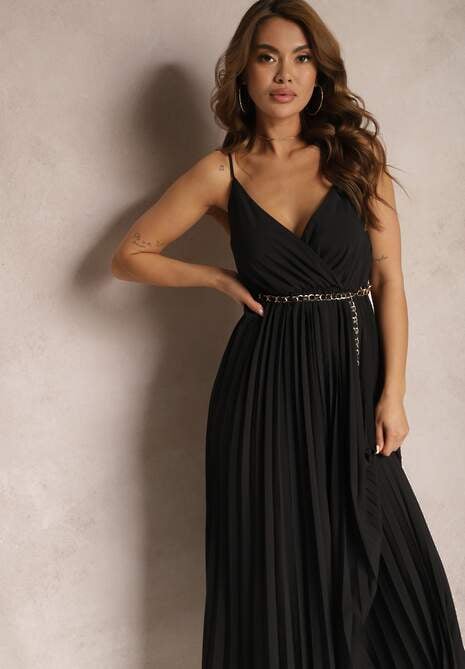 Czarna Długa Sukienka Kopertowa o Rozkloszowanym Kroju na Ramiączkach Kaemera