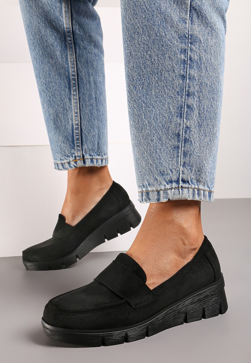 Czarne Półbuty Mokasyny na Koturnie z Wkładką ze Skóry Naturalnej Ozdobione Paskiem Zorvia