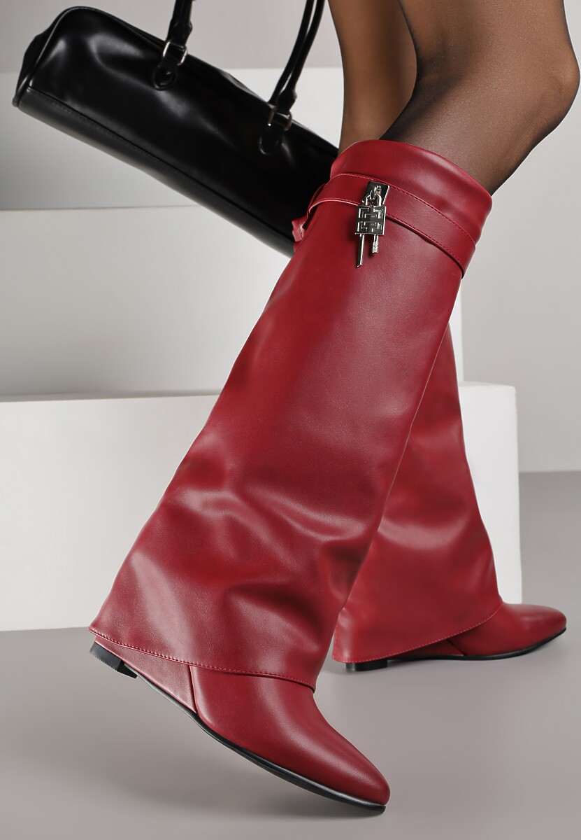 Czerwone Kozaki z Cholewką Imitującą Nogawkę i Koturnem Ericelle