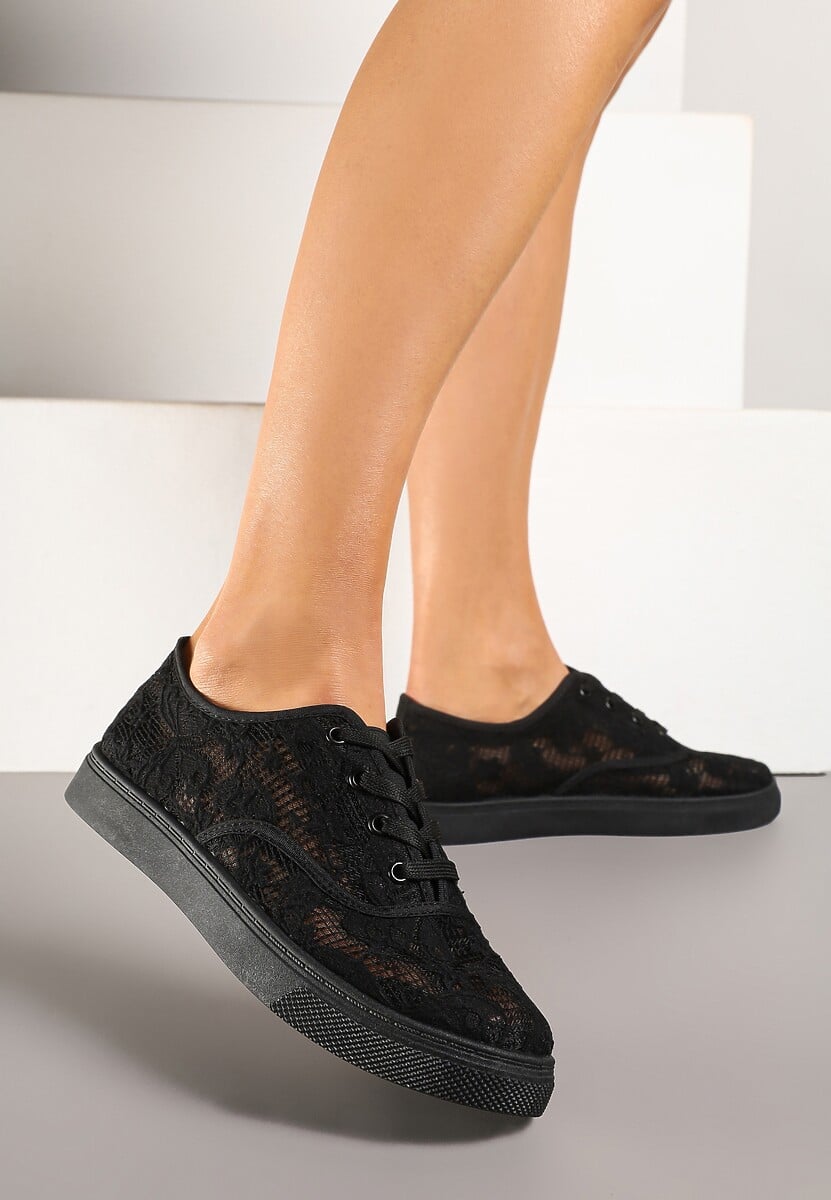 Czarne Tenisówki Ozdobione Koronką Orrisanne