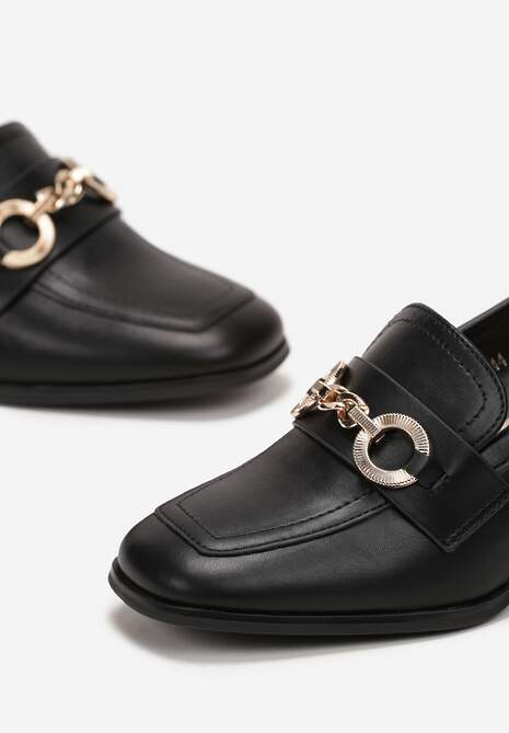 Czarne Mokasyny na Słupkowym Obcasie z Łańcuchem Farrin