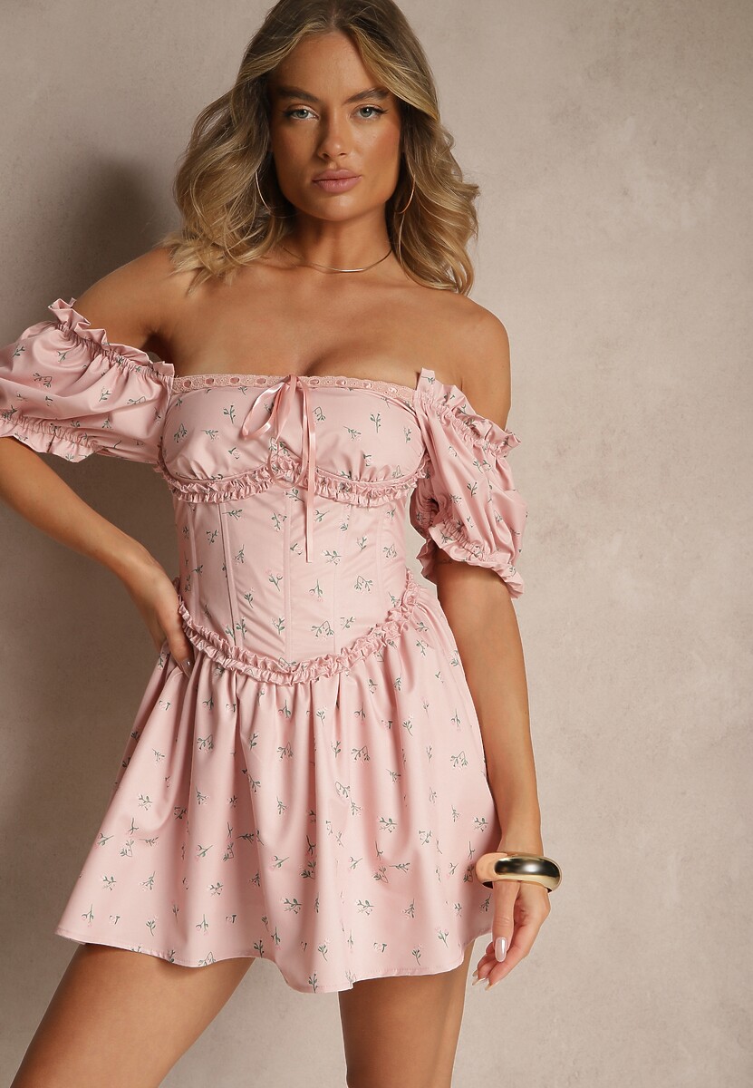 Różowa Sukienka Vices Ozdobiona Wiązaniem Falbankami i Bufkami z Kwiatami Tolilea
