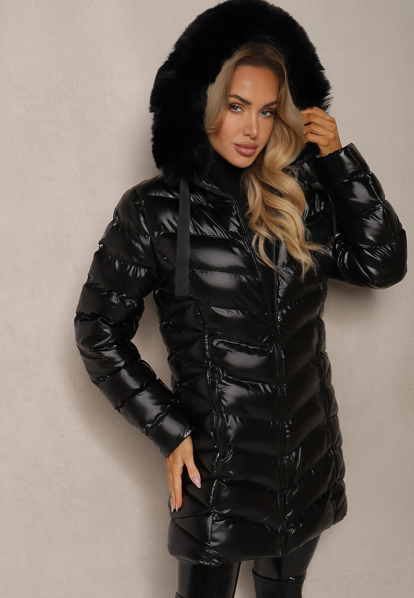 Czarna Kurtka Pikowana  o Długim Kroju Ozdobiona Sznurkami i Odpinanym Futerkiem Lorrina