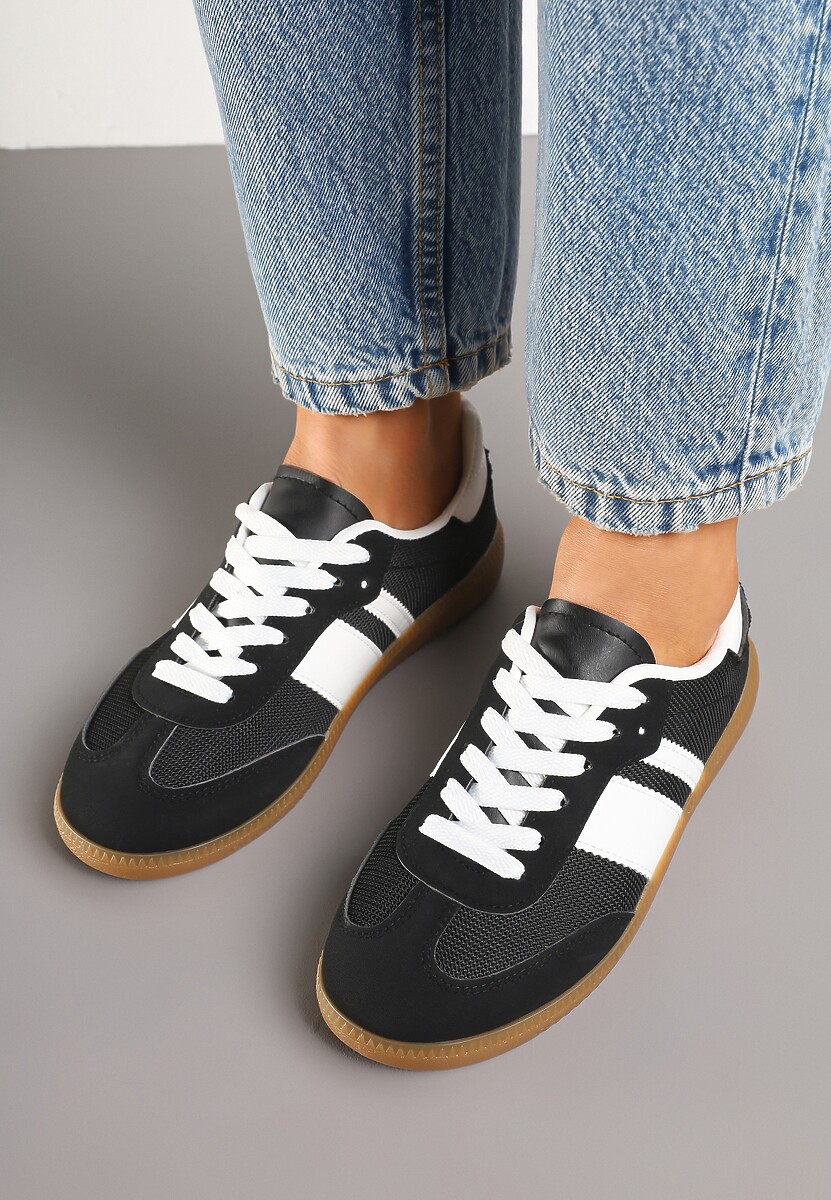 Czarne Sneakersy na Kauczukowej Podeszwie Ozdobione Paskami Emidi