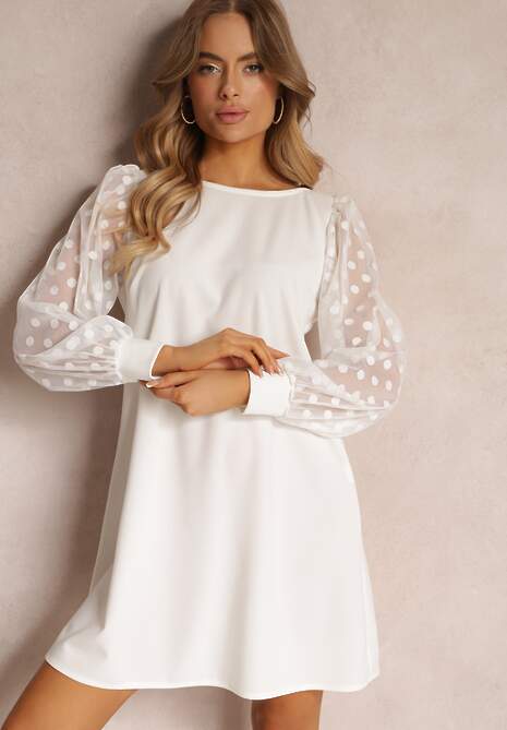 Biała Pudełkowa Sukienka Mini z Ozdobnymi Rękawami z Siateczki Unicie
