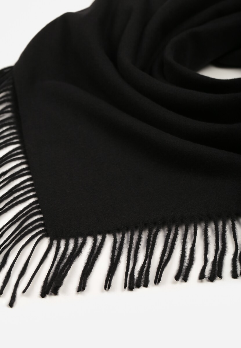 Czarny Bawełniano-Wiskozowy Szalik w Kształcie Trójkąta z Frędzlami Vetisara