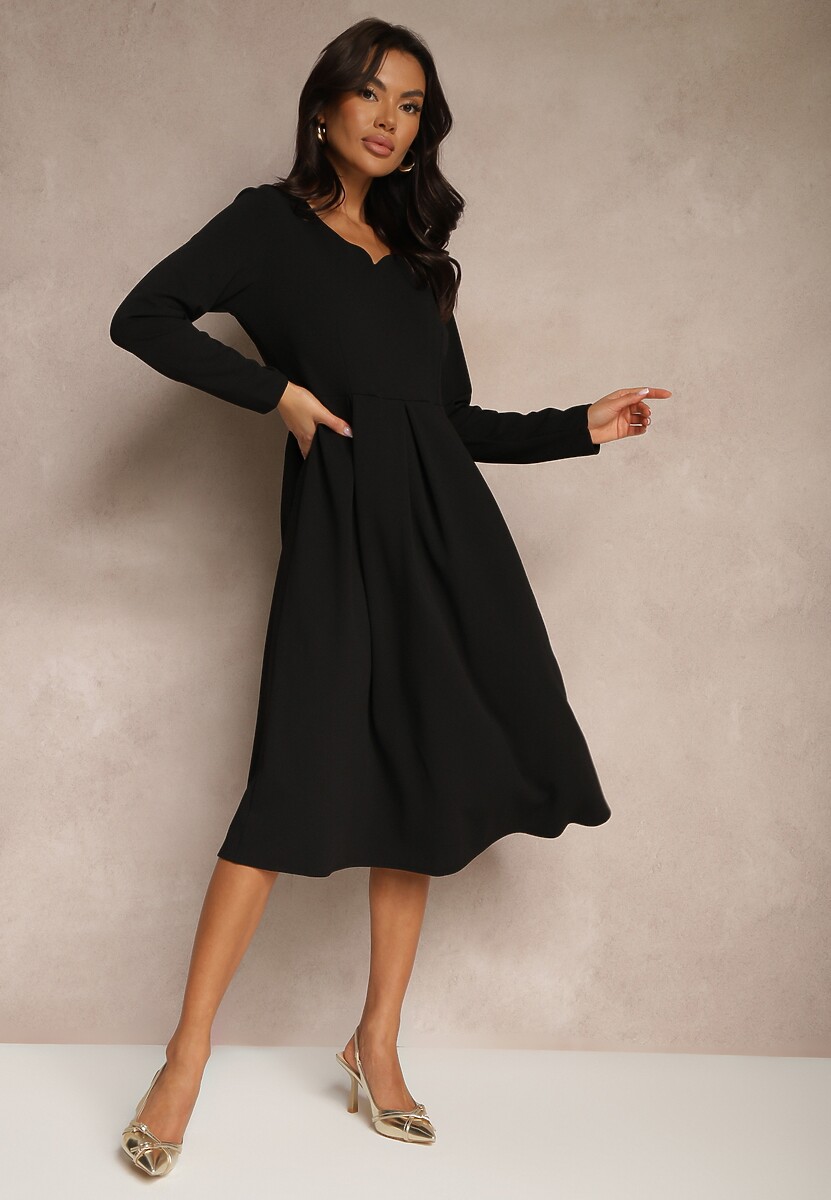 Czarna Sukienka o Rozkloszowanym Kroju z Trójkątnym Dekoltem Temivara