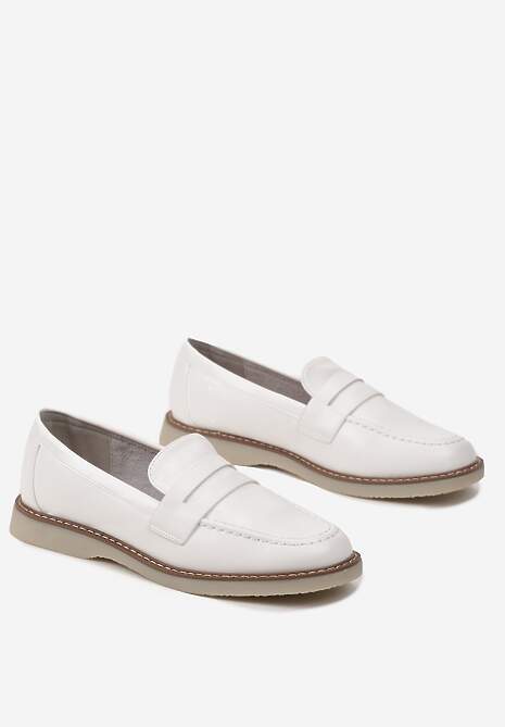 Białe Klasyczne Mokasyny Ozdobione Wstawką i Przeszyciem Berdafa