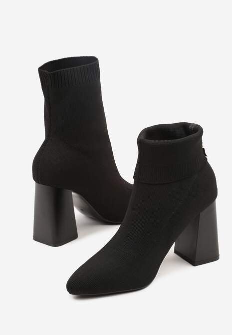 Czarne Botki Vices na Słupku o Geometrycznym Kształcie i Elastyczną Cholewką Falessea