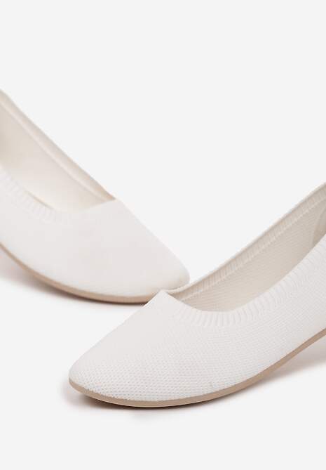 Białe Balerinki z Okrągłym Noskiem i Materiałową Cholewką Mililena