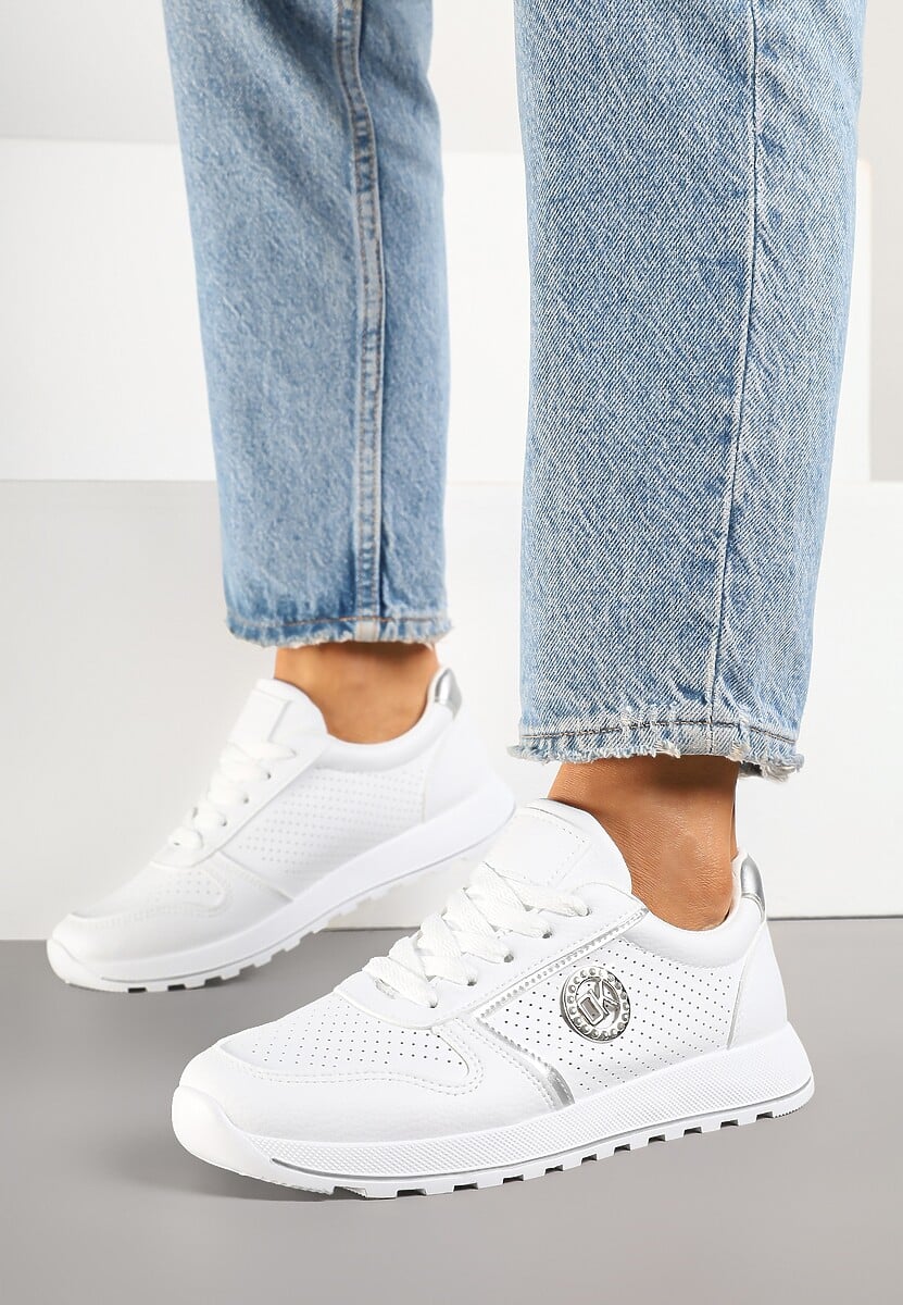 Srebrne Sneakersy Perforowane z Metaliczną Aplikacją Evinoriella