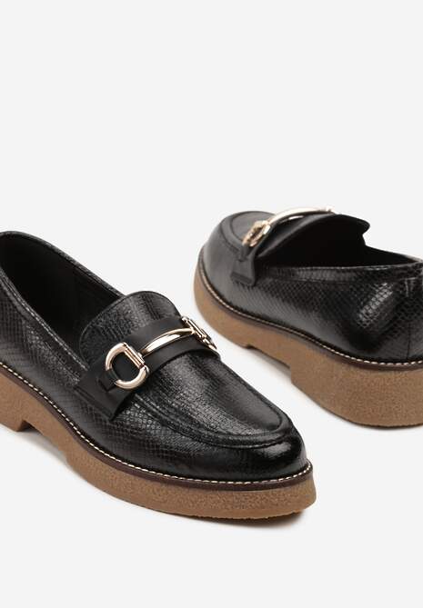 Czarne Mokasyny Ozdobione Tłoczoną Cholewką i Klamrą Tulunera
