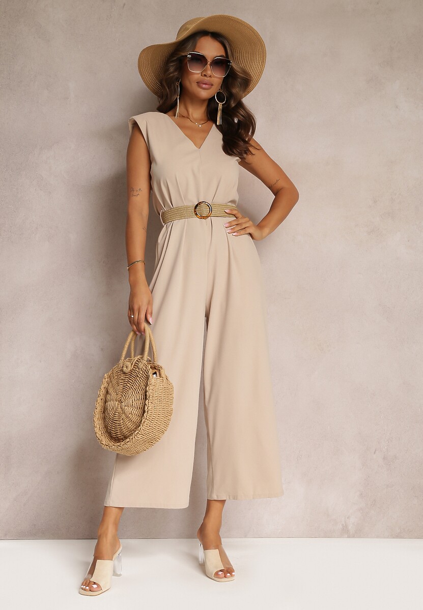 Beżowy Długi Kombinezon z Trójkątnym Dekoltem i Ozdobnym Paskiem z Klamrą Malkah